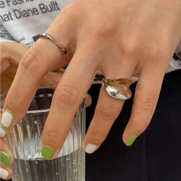 2-piece Silver Wavy Ring Set - Picture 3 of 5